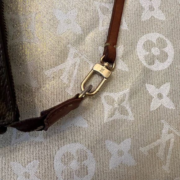 SOLD Louis Vuitton Monogram Pochette ❤️ - Picture 5 of 10